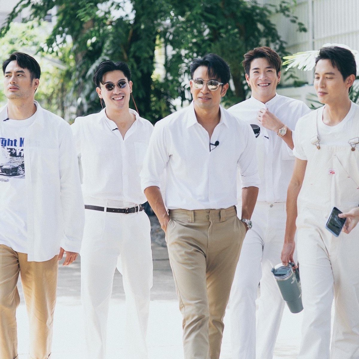 khondeeteenhai's tweet photo. วันหยุดไม่รู้จะไปไหนดี งั้นไปเที่ยวกับพี่กันมั้ยค้าบบบ 🤍

#คนดีที่ไหน #khondeeteenhai https://t.co/ZOx9UgtBKP