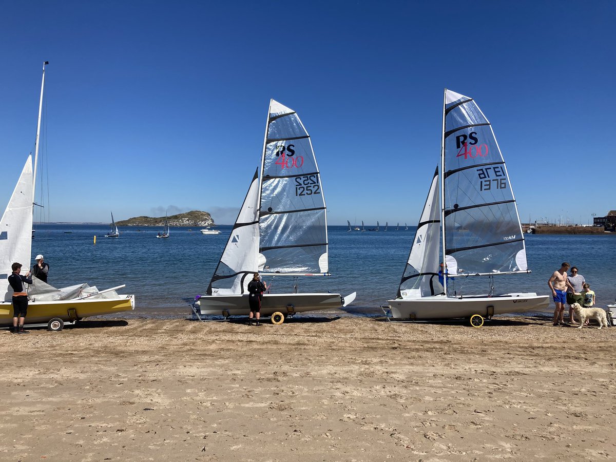 ELYC_NB's tweet photo. Another glorious day at RS400 Nationals. #NorthBerwick #EastLothian @elcourier @RYAScotland https://t.co/CRIMSGlyQv