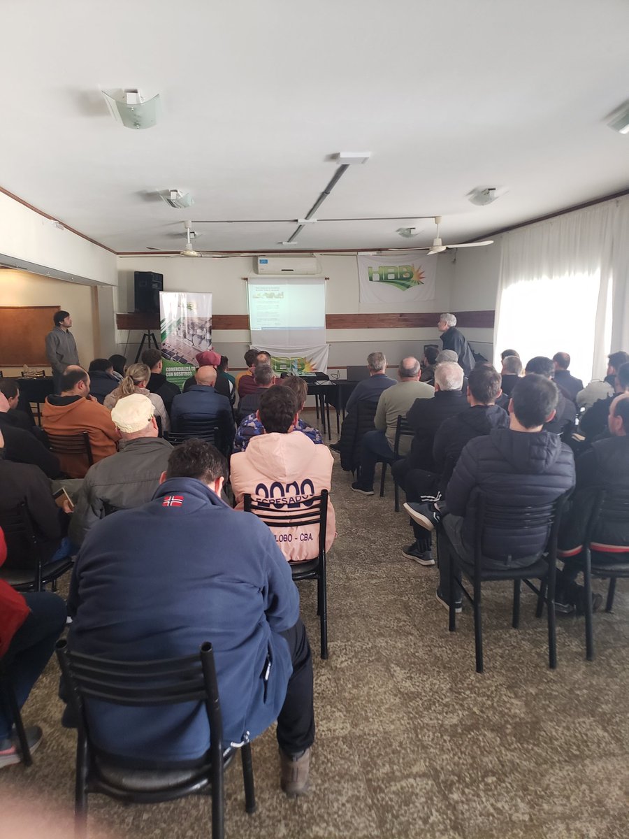 Esta semana estuvimos realizando una gira por Carrilobo, Villa Maria y Villa Ascasibu con gran convocatoria mostrando lo q es #SistemaeEnlist #SojaEnlist y #SembraEvolucion. Gracias a todos los q se acercaron a acompañarnos.