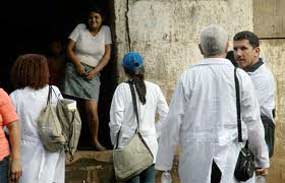 PartidoPCC's tweet photo. 11 agosto 1979 - Llega a #Nicaragua la primera brigada médica cubana internacionalista, después del triunfo del Frente de Liberación Nacional Augusto César Sandino. #CubaPorLaVida #Cuba https://t.co/g21vQLFHwW