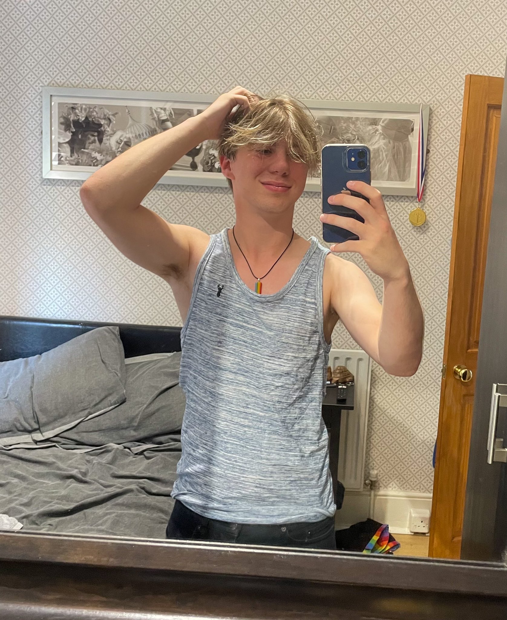 Liam 🏳️‍🌈🔶 on Twitter: “30° heat… 🌡🥵 Perfect weather for some editing 😴