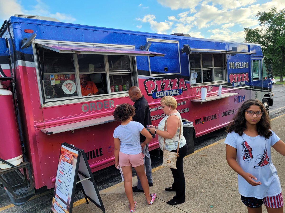 GMNorth's tweet photo. Fantastic turnout for Open House last night! Thanks to Pizza Cottage and Kona Ice for supporting MSN and our community! @GMschools https://t.co/noKysDahZY