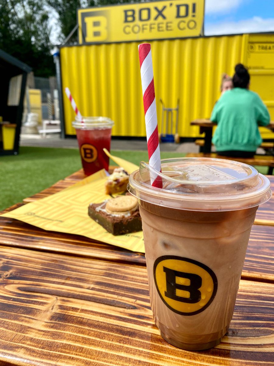 boxddrivethru's tweet image. Cheers to an epic summer with #BOXD ☀️ Try our Milk Chocolate Iced Latte &amp;amp; Ice Hibiscus Pomegranate Tea! 👈