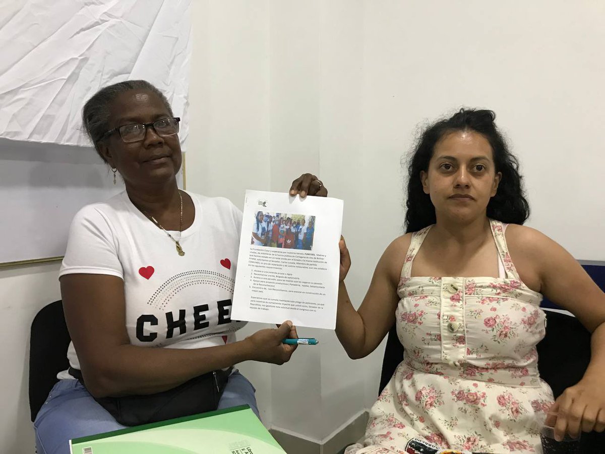 JGalloSenador's tweet photo. La Fundación Color y Esperanza por Nuestros Héroes #FUNCOES conformada por familiares d víctimas de la Fuerza Pública, pone en conocimiento al presidente @petrogustavo y @Mindefensa algunos puntos en los cuales se expone preocupación con relación al abandono del Estado: Abro 🧵👇🏽 https://t.co/xQtumsFiFK