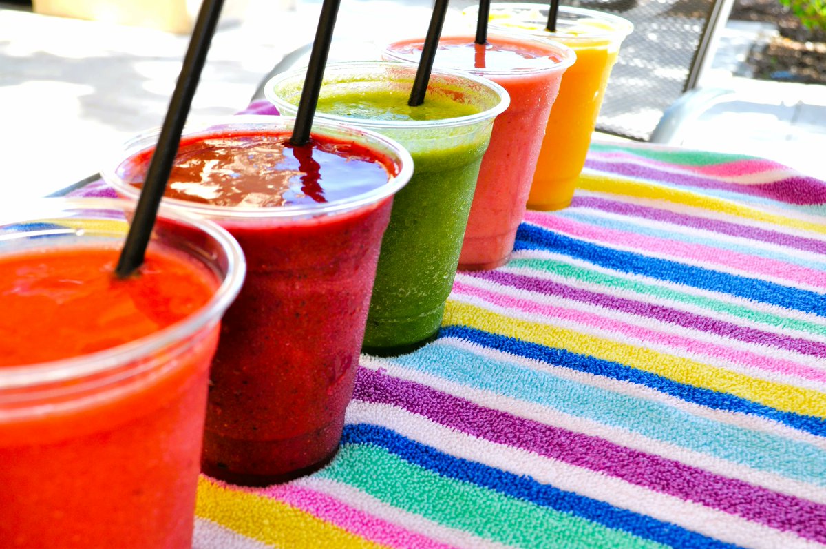 SipJavaCo's tweet photo. Wouldn't an all fruit smoothie be perfect for the beach today? 😀 😎 https://t.co/zK9yYGGO6C