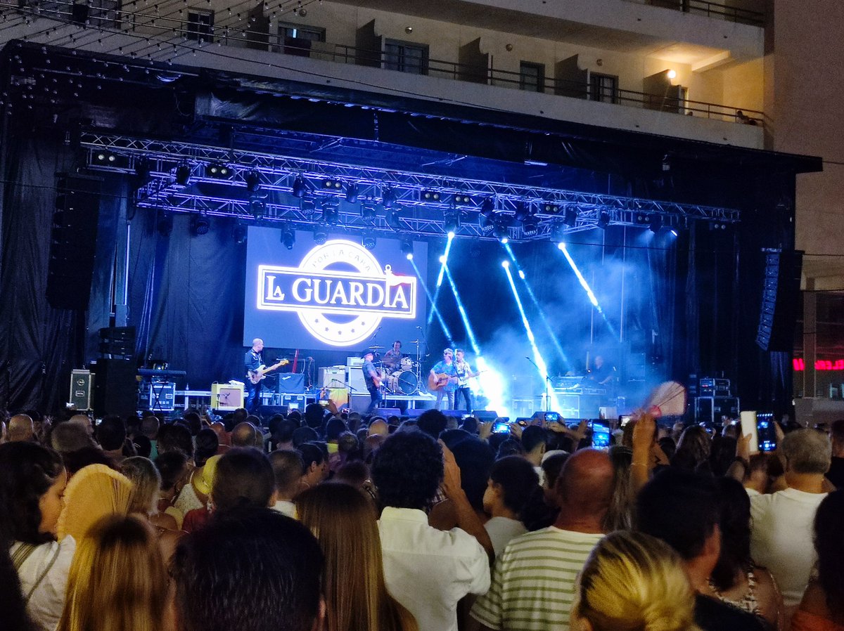 diariosexitano1's tweet photo. Los #Rebujitos y #SergioContreras animarán esta noche Caseta Municipal Fiestas #Almuñécar 

Antes habrá un musical “Disneymanía”  y también las atracciones ferial estarán dos horas en silencio para disfrute de personas con extrema sensibilidad a sonidos 
https://t.co/Pj7HW4raIu https://t.co/E7XtwDxiZy