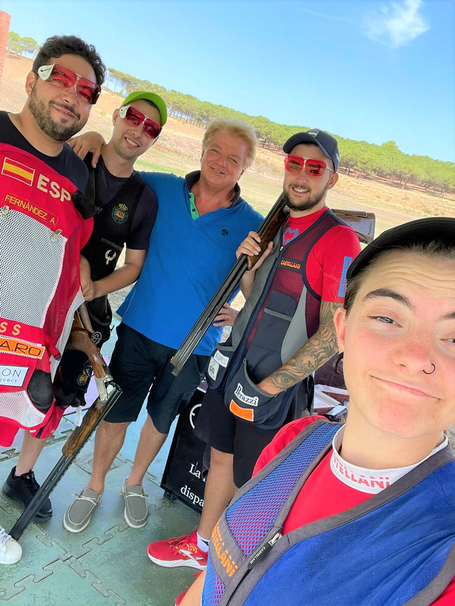 RFEDETO (@rfedeto) on Twitter photo 💥💥 Tiroteos olímpicos en #Mollet
🇪🇸 Los deportistas de Foso <a href="/AlbertoFdezTiro/">Alberto Fernández Muñoz</a>, <a href="/AdriaMPodium/">Adrià Martínez Torres</a>, <a href="/MMolnePodium/">Mar Molne Magriña</a> y Álvaro Gormaz están concentrados en el campo de tiro barcelonés para preparar el Europeo 🇪🇺 de Plato de #Larnaca (#Chipre).
#TiroalPlato #trap #skeet 💥💥 Tiroteos olímpicos en #Mollet
🇪🇸 Los deportistas de Foso <a href="/AlbertoFdezTiro/">Alberto Fernández Muñoz</a>, <a href="/AdriaMPodium/">Adrià Martínez Torres</a>, <a href="/MMolnePodium/">Mar Molne Magriña</a> y Álvaro Gormaz están concentrados en el campo de tiro barcelonés para preparar el Europeo 🇪🇺 de Plato de #Larnaca (#Chipre).
#TiroalPlato #trap #skeet
