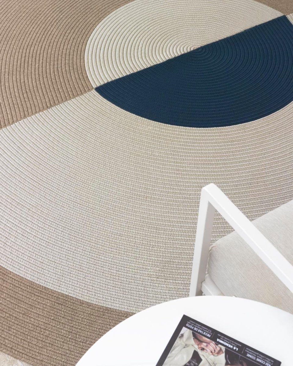 NOWcarpets's tweet photo. OUTDOOR LIFESTYLE
Air, light, wind and water – nothing can harm the Palma rugs. Designed by @_romerovallejo, they are the ideal outdoor rugs for cosy hours in the open air.
#NOWCarpets #PalmaRounded #PLR01 #newshape #rug #designrug #contemporaryrug #handcraftedrug https://t.co/uTbUKbMTA2