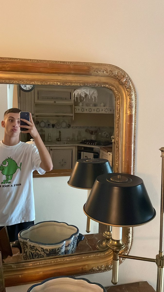 king_maranz's tweet photo. Finalmente anche io ho un amico pelato
#avere16anninonèfaticosolodicetommasochehapersoicapellia7anni https://t.co/ctfoX4xOY7