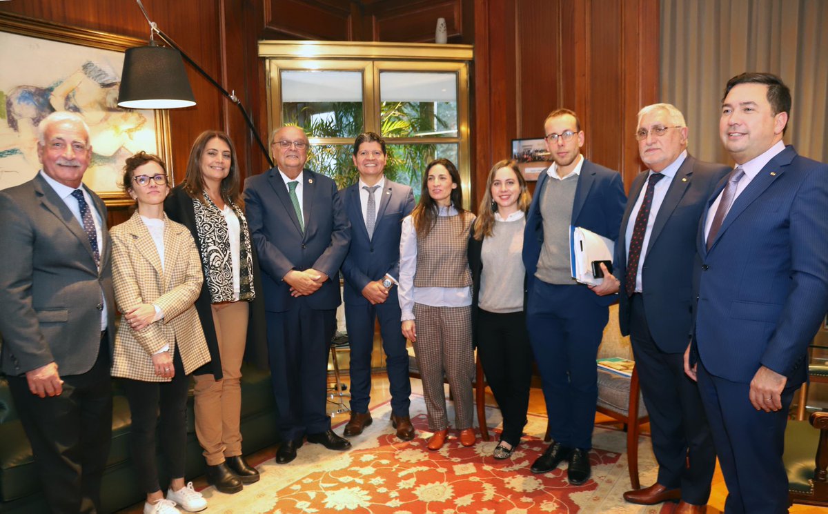 #CAME pidió además:
▶️ beneficios impositivos para pymes
▶️ tarifas diferenciales para consumo energético 
▶️ reducción de contribuciones patronales
"Necesitamos ventajas comparativas para que las pymes se puedan desarrollar”, dijo <a href="/AlfredoGZChaco/">Alfredo González</a>. 

🔗 bit.ly/DeMendigurenen…