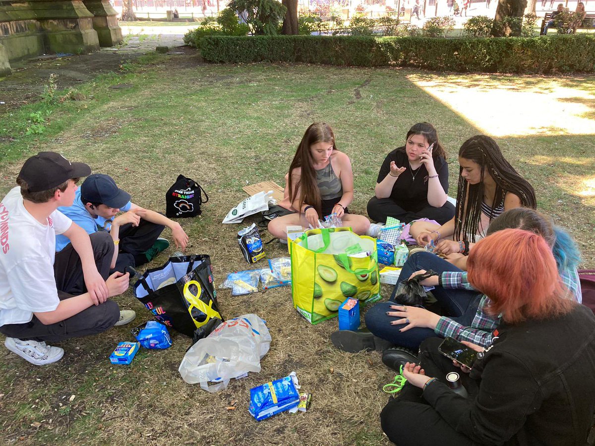 YOUterusAware's tweet photo. We’re setting up some goodie bags to help those which are in need of menstruation sanitary products. They will be located in public bathrooms where we have been given permission to put them. https://t.co/d1C2GptF2q