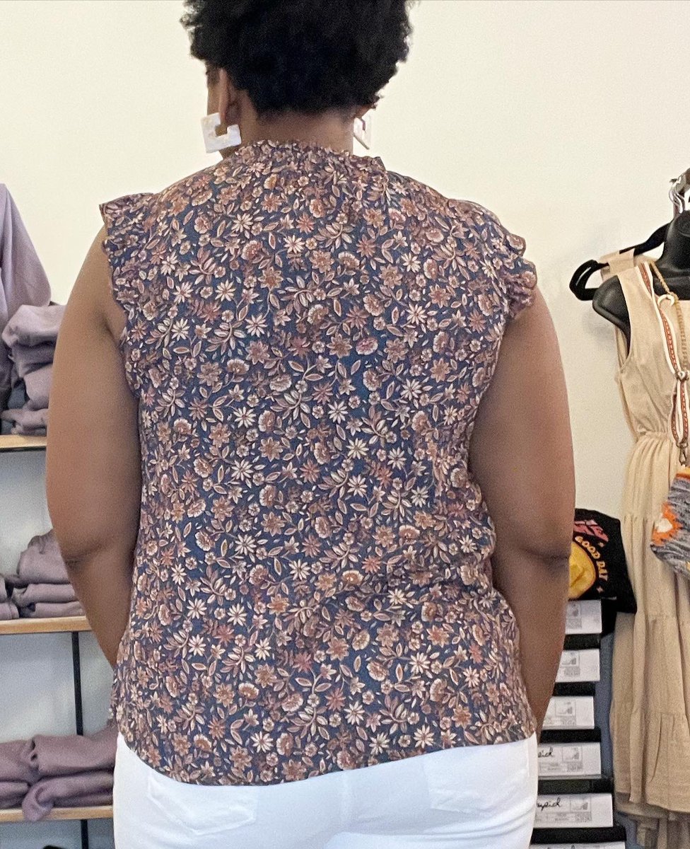 Cotiqueshop's tweet photo. Cute new tops are in full stock!
Grab this cute floral beauty!
Available in sizes Small-3XL
#FallTops #Floraltop #cuteandcomfytop https://t.co/rew79EZ2ka