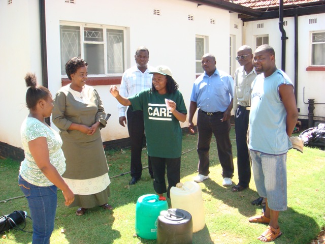 CAREZimbabwe's tweet photo. #30yearsofCAREZim
@CAREZimbabwe works in 5 provinces in Zimbabwe and over the last 30 years our work has reached millions of people with life-saving relief support which includes #food, medicine, shelter, protection and #WASH services and other non-food-items. https://t.co/djmfHLHl1v