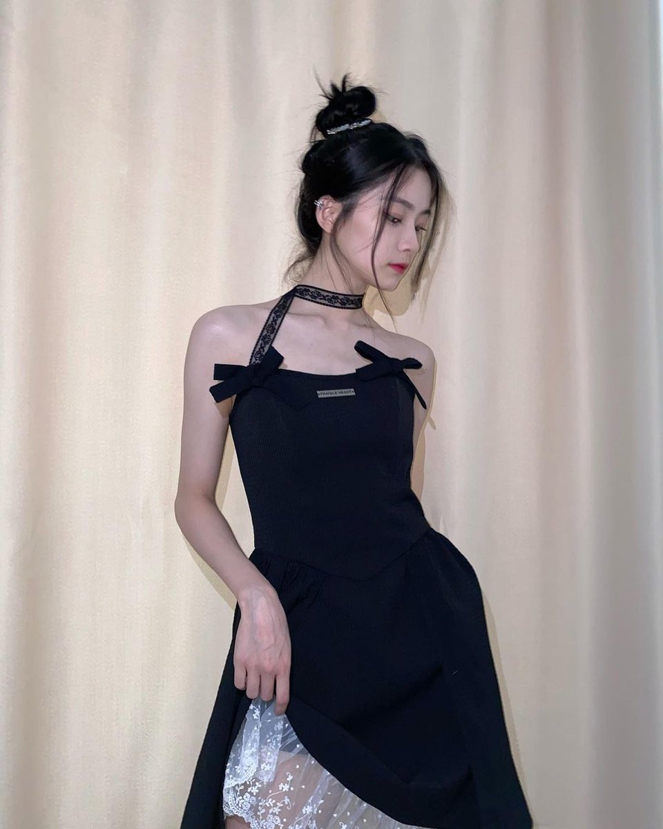 hxqprint's tweet photo. 220811 huang xingqiao ig update (1)

🪐: 🖤🖤🖤

#HUANGXINGQIAO #黄星侨 #황씽치아오 https://t.co/FfXWoXQV4U