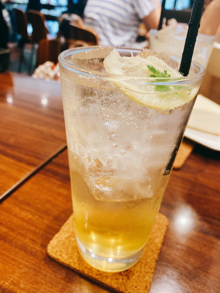 michirukkb's tweet photo. 今日のおティー
「レモネードスカッシュ」と「レモンのレアチーズケーキ」
猛暑を一瞬忘れるような爽やかさ
今日はランチからずっとレモンづくしの1日でした
#カフェスイッチ
#CafeSWITCH
#熊本 https://t.co/DZdGcdkTHn
