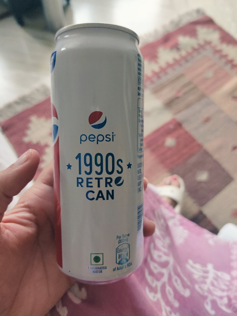 finallyhereiam's tweet photo. In a food hamper, hidden between packs of mathris and biscuits, it lay. #retro90 #Pepsi https://t.co/wMrrPfiMRi