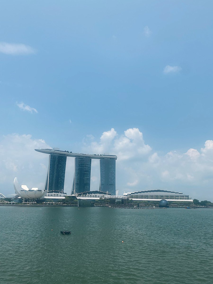 missmartiny1's tweet photo. First step on the trip ✔️ https://t.co/E1trZJXQsj