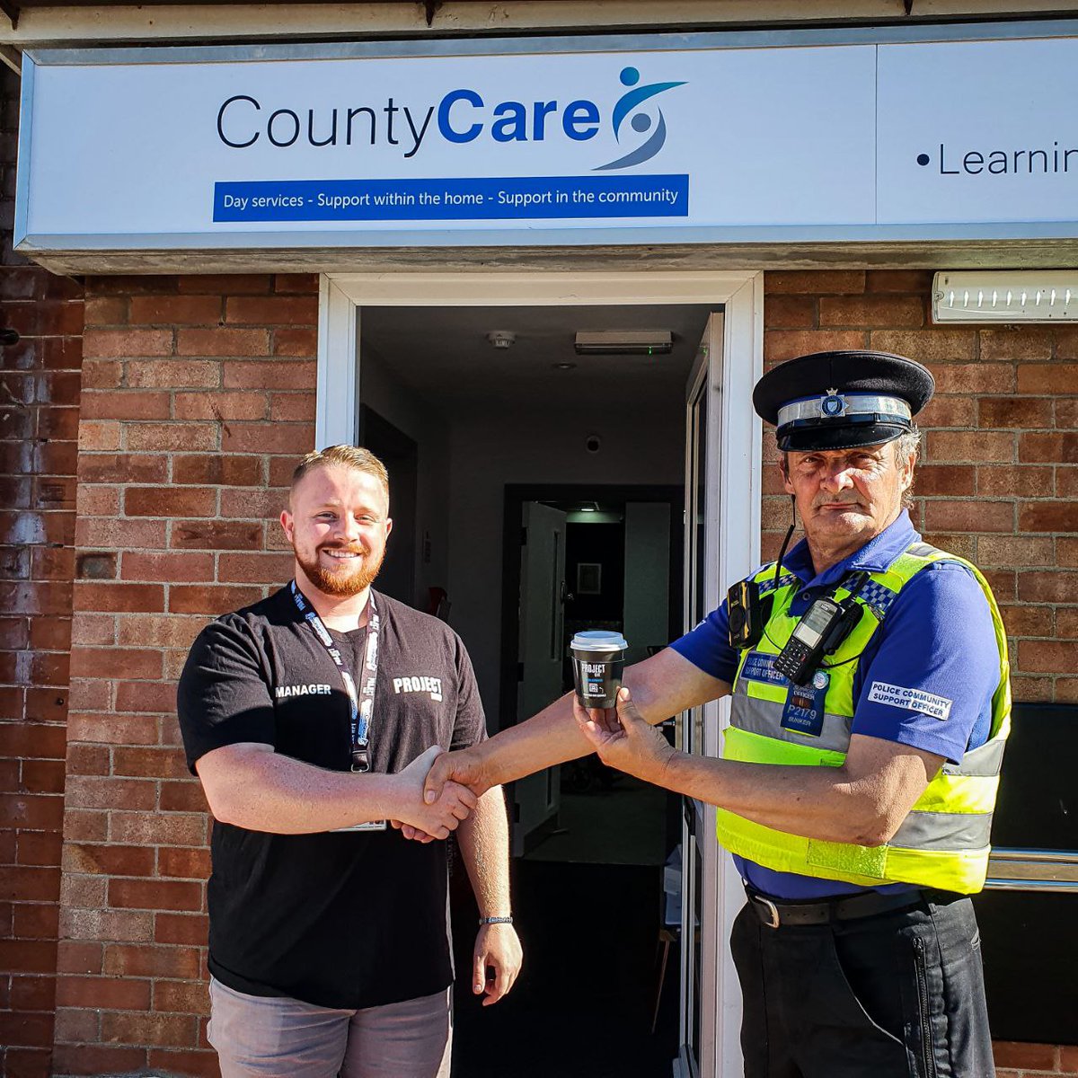 Today It was great to see <a href="/PCSO_Bunker/">PCSO Dave Bunker</a> from <a href="/LincsPolice/">Lincolnshire Police</a> here at Project Café as part of our #BLUELIGHTBREW for a blue light crew campaign. 👮‍♂️🚨☕
We had a very positive interaction and we look forward to building upon this as part of our links with the Emergency Services.