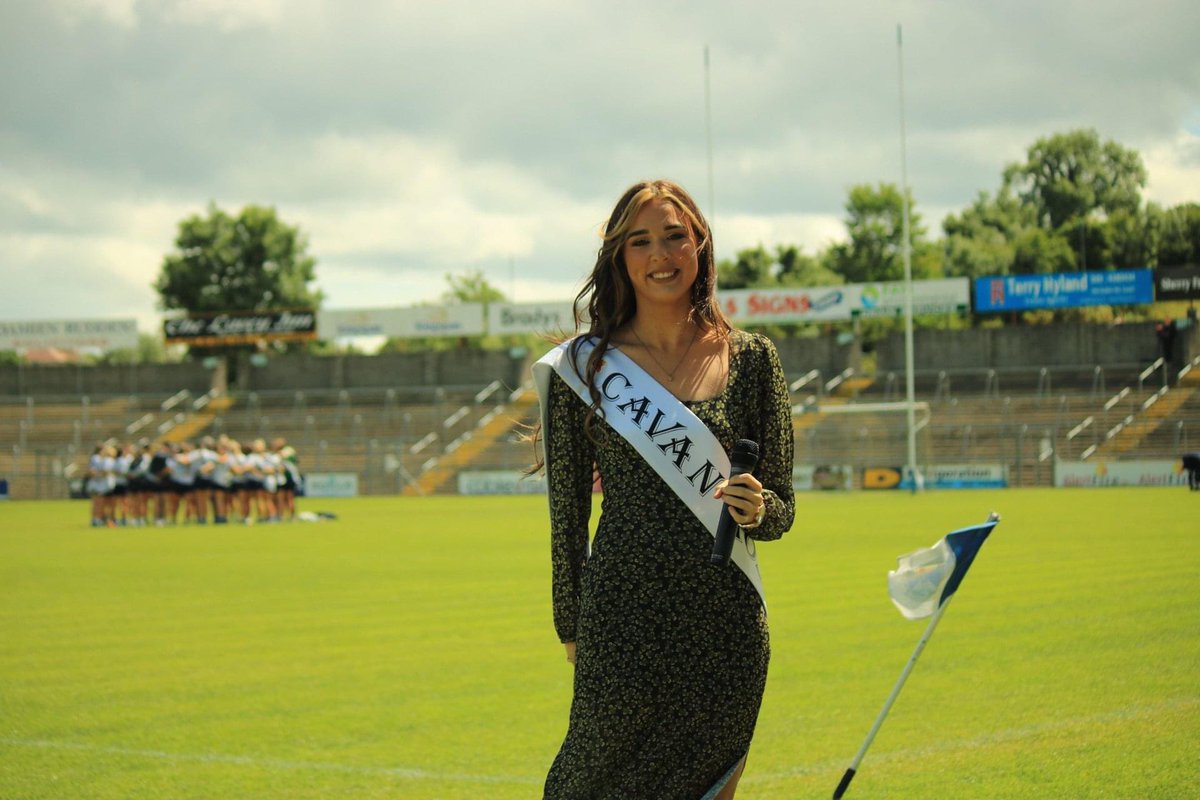 CavanLGFA's tweet photo. Wishing Cavan Rose, Tara Rogers, the very best of luck as she sets off on her Rose of Tralee journey today! A proud day for Tara, her family, community and all of Cavan! 

From all at Cavan LGFA best of luck Tara 💙🤍 https://t.co/oZOBOiHc0o