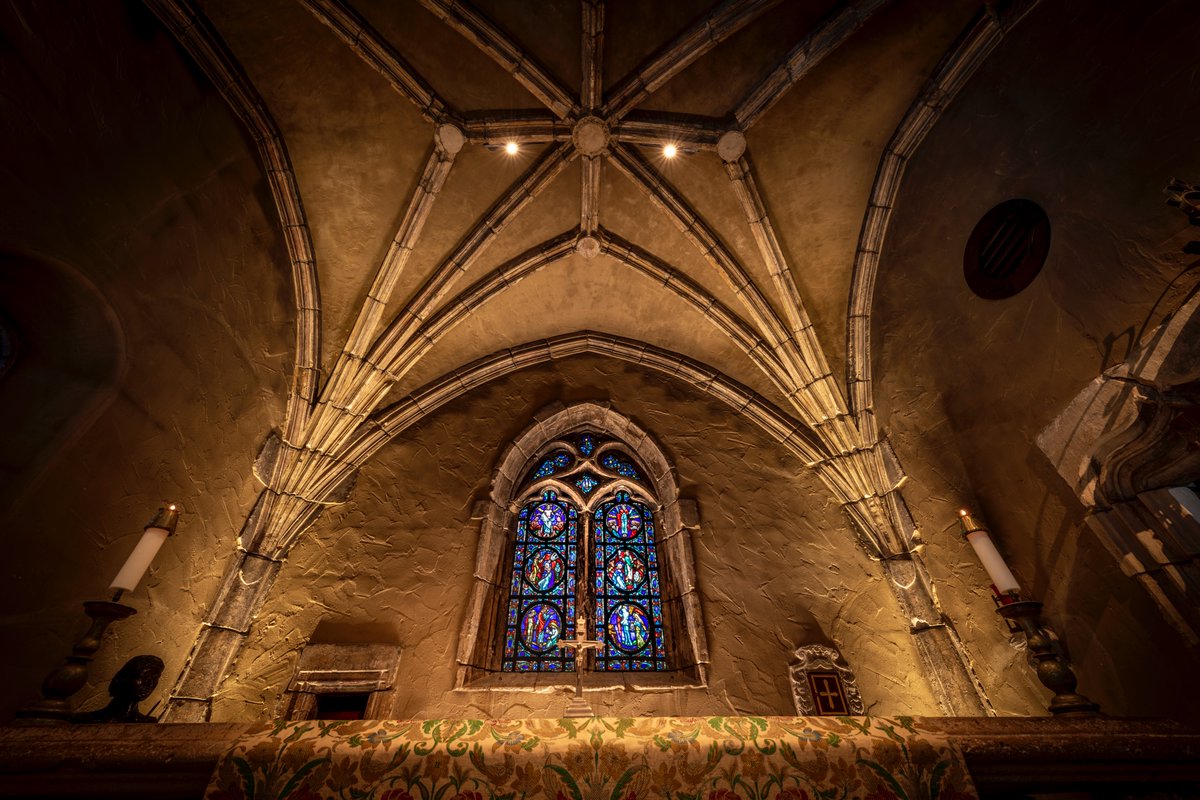 ⛪️ Despite the immeasurable changes that have occurred outside its walls during the past 600 years, St. Joan of Arc Chapel still serves the same purpose its builders intended in 1420: It beats as the heart of the living, Catholic, Jesuit community that surrounds it.