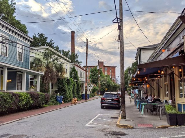 austinlouisray's tweet image. How would @atlurbanist fix Atlanta?

Affordable housing is critically scarce here, and it's a problem that affects everyone.

Let's fill in the "missing middle" so that we can become an inclusive city.

tinyletter.com/GeorgiaBrewsle…