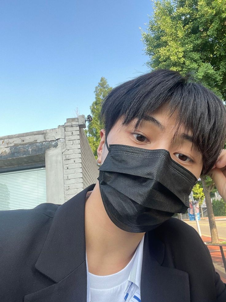 hello, wdym ayaw mo ako maging bbf? sarili mo lang kasi iniisip mo 🫵🏻