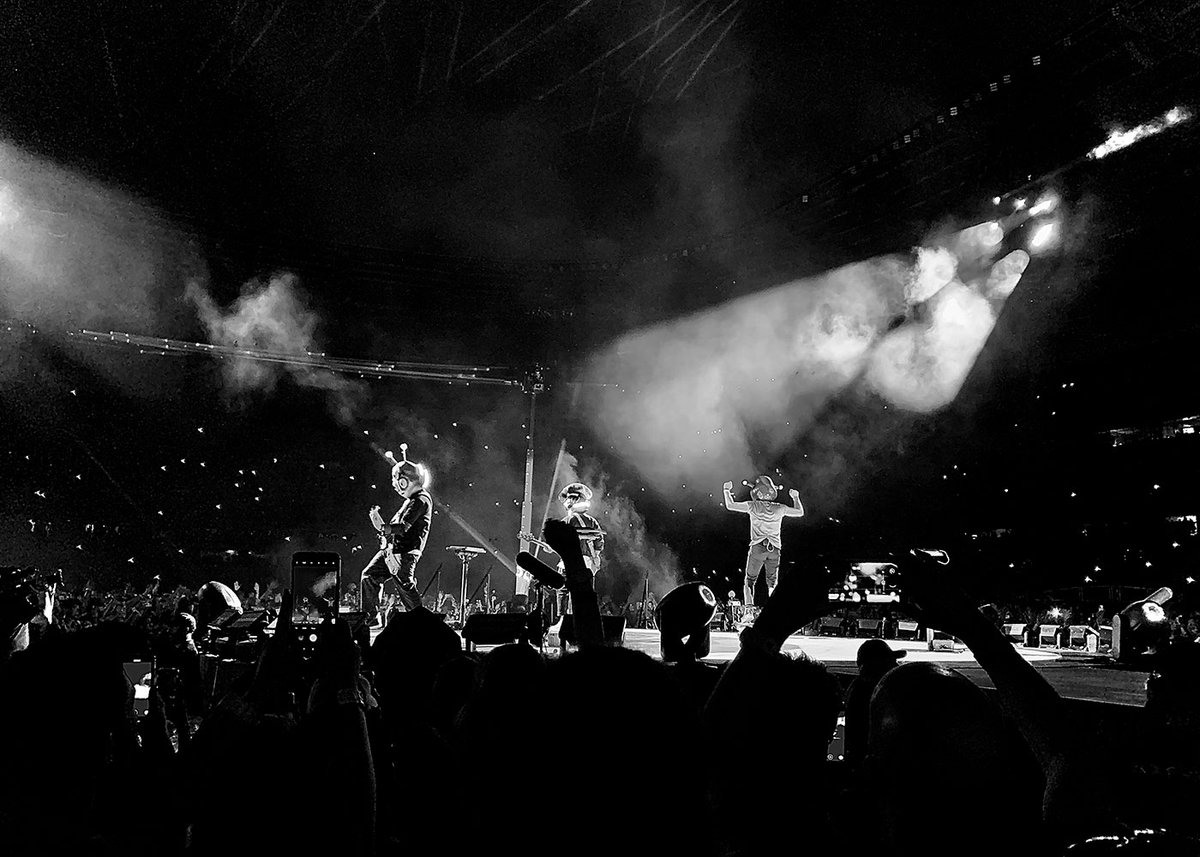 ColdplayCorner's tweet photo. Superbes photos prises lors de #ColdplayParis #Night2.
(📸 Inès Condeau)
Plus de photos par ici 👉 https://t.co/F0TCwoY2nc
#CPCRSDF https://t.co/nSi9UoXYOQ