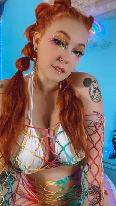 RT if you gay af 🌈 I&rsquo;m trying to catch a goth gf. 🖤 https://t.co/esJkjA8GUp