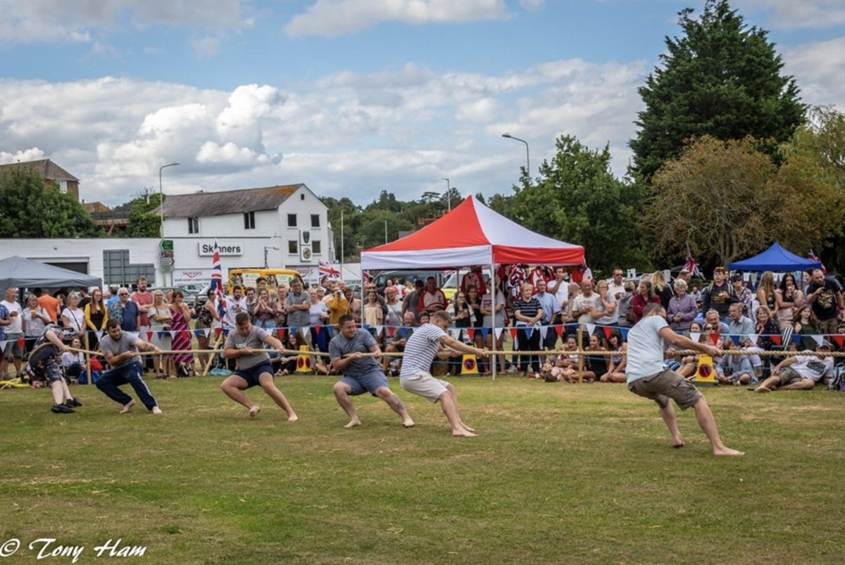 There's still time to join in on our Tug of War event! 

Gather a team and show off your strength to take home the title! 

Head to ryefestivalofthesea.co.uk/whats-on/tug-o… to enter!