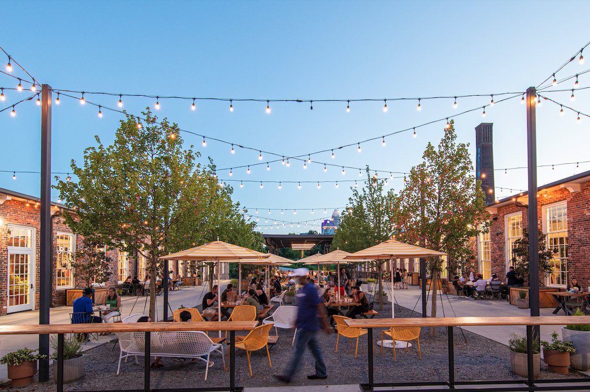 CharlotteFive's tweet photo. 3 reasons to invest in West Charlotte. @Empire_Living #CLT5 #Partner https://t.co/6SlN1kBcAL https://t.co/rxvRBqPRp7