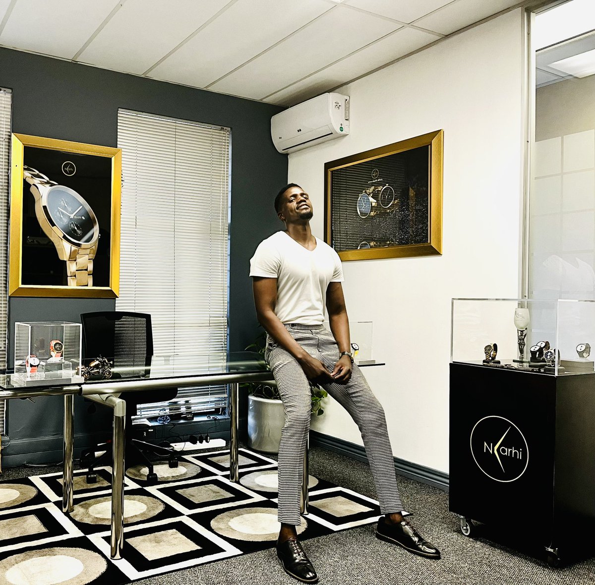 Elmond_Khoza's tweet image. Category: NKARHI BOUTIQUE, by Appointment only.

#AfricanTimepiece #NationsTimekeeper