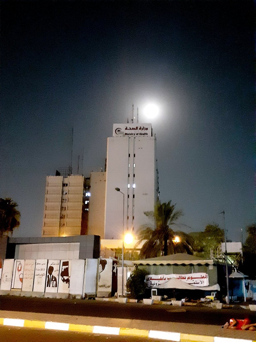 من اجل حقوقنا سوف لن نسكت ولا نهادن سوف نكرر زلزال العلوم وغضب العلوم ارفعوا الكلف المالية واطلقوا رواتب العلوميين موعدنا القادم سوف يكون صادم 
#رواتب_علوميين_يوزير_صحه