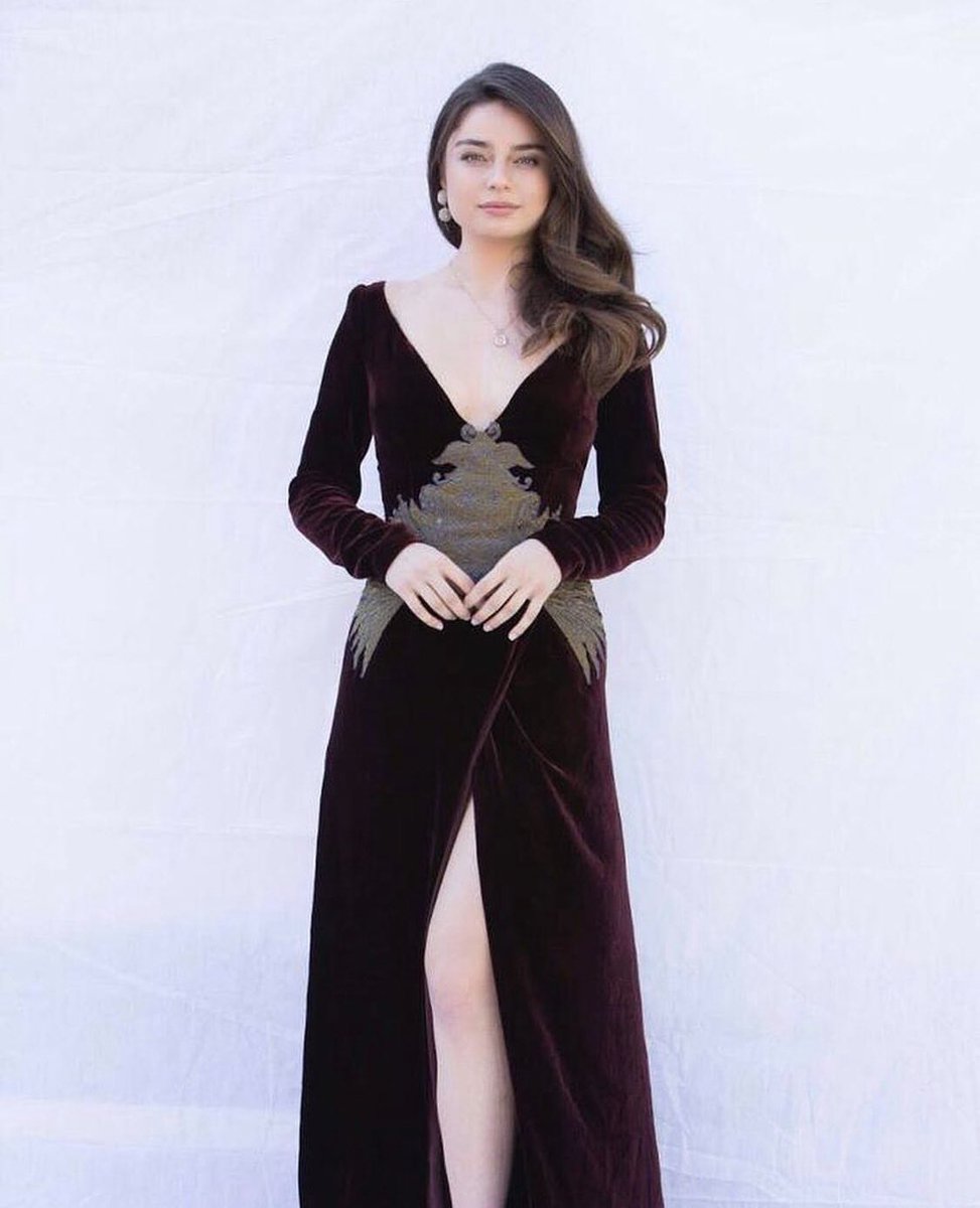 Gurl !!...Leyla!😍🔥
#AyçaAyşinTuran