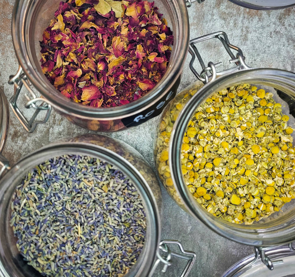 Beautifinous's tweet photo. NEW - Teabagging in the Bath - An Easy Way to Better Skin and Hair - https://t.co/i4EH6V6AOF @LovingBlogs #bloggerstribe #diybeauty #natural #vegan #skincare https://t.co/RWRMaXj62Q