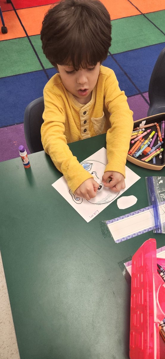 SAguirre_BMES's tweet photo. We're learning about parts of the body. Here they are putting a face together. #PatriotPride #AdventuresinPreK https://t.co/SGB6tPHw2l