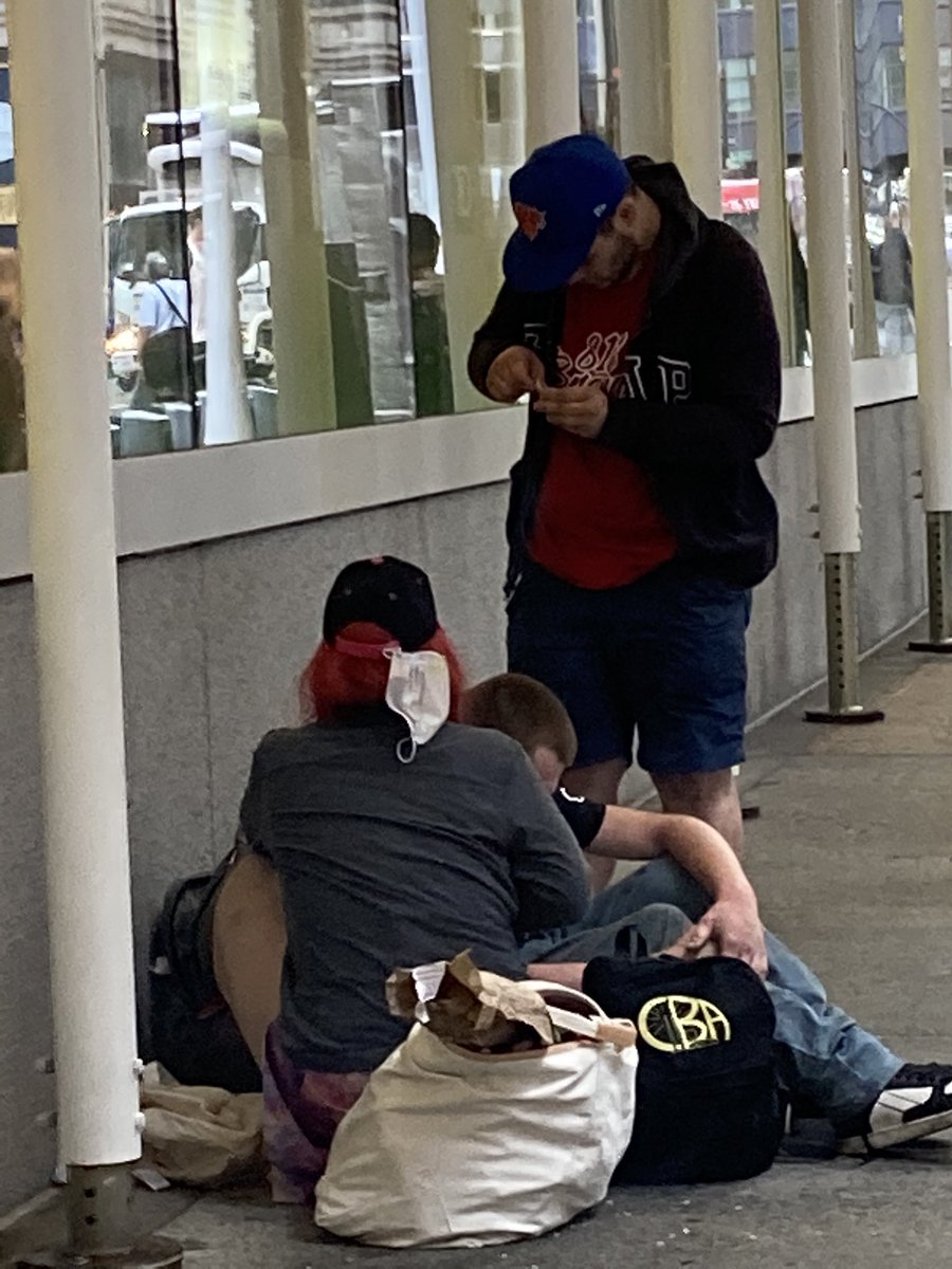BrameMadeline's tweet photo. These 3 shooting up on the middle of the sidewalk 8:30 am, 37th &amp; Broadway. People just coming into work are subject to seeing this. Keep voting Democrat! https://t.co/zb4aqQdUI5