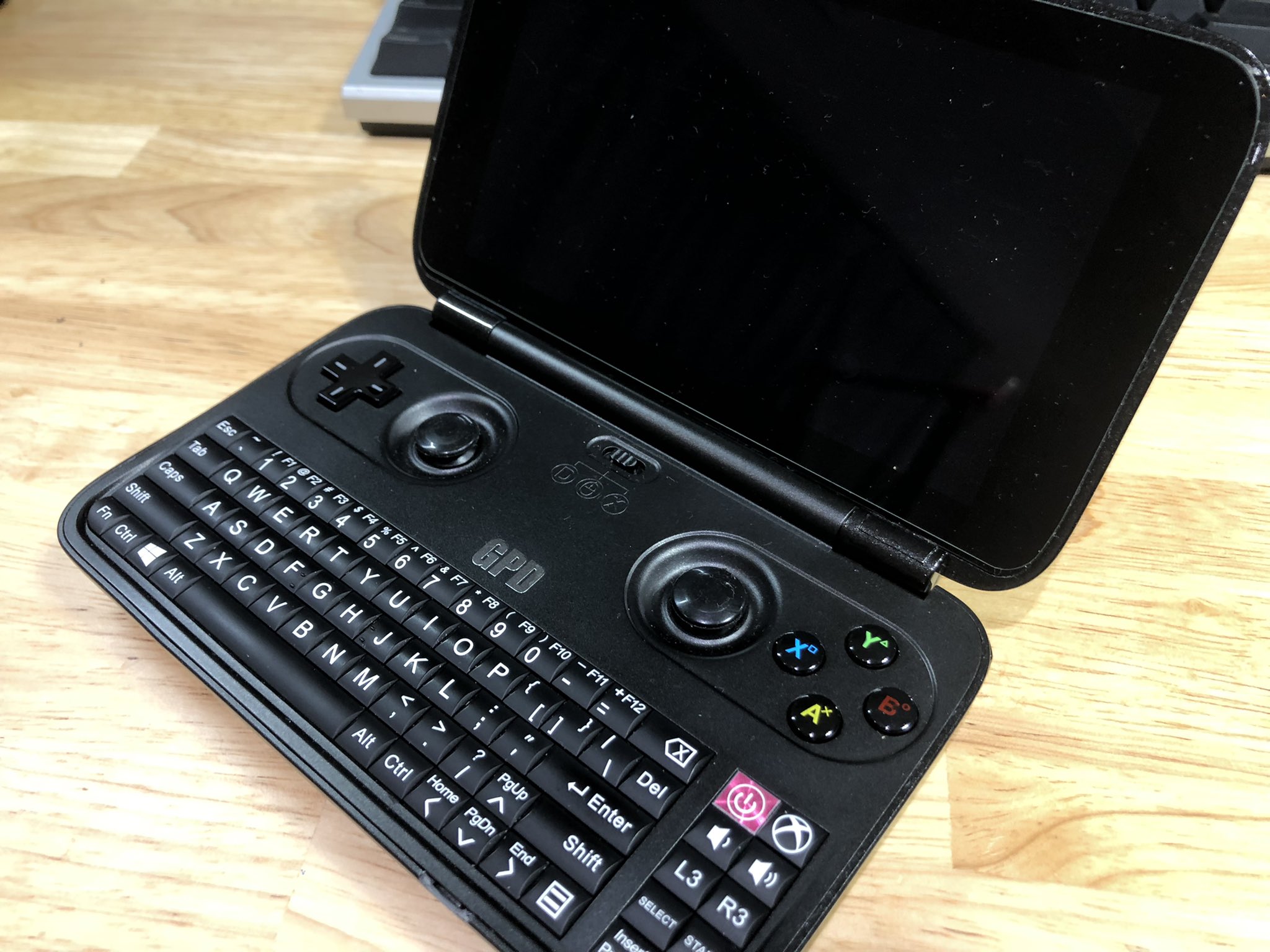 Moyashi アリエクからバッテリー届いたのでバッテリー膨張以降死んでたgpd Win 1が復活した 送料込み2 337円 Gpd Win 1はバッテリー充電終えたら電源外さないとバッテリーが死ぬ でも電源外してれば過放電で死ぬことはない模様 T Co