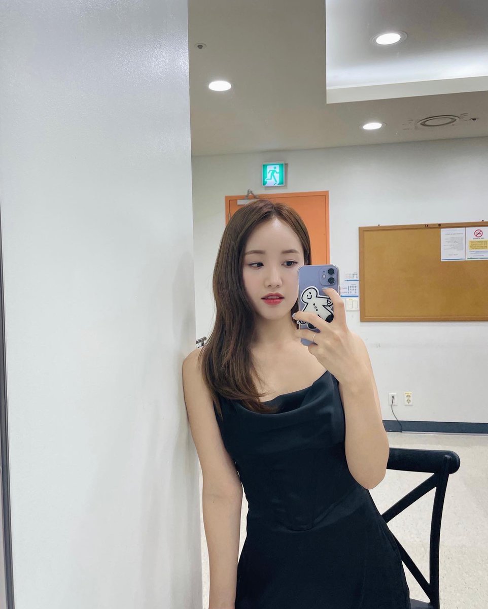 haeyoonzip's tweet photo. 📸220811 IG Update (2/2)

"🖤"
🔗https://t.co/9gOmg3F05f

#CherryBullet #체리블렛 #Haeyoon #ParkHaeyoon #박해윤 #へユン #パク・ヘユン @cherrybullet https://t.co/qtWqAKZFhY