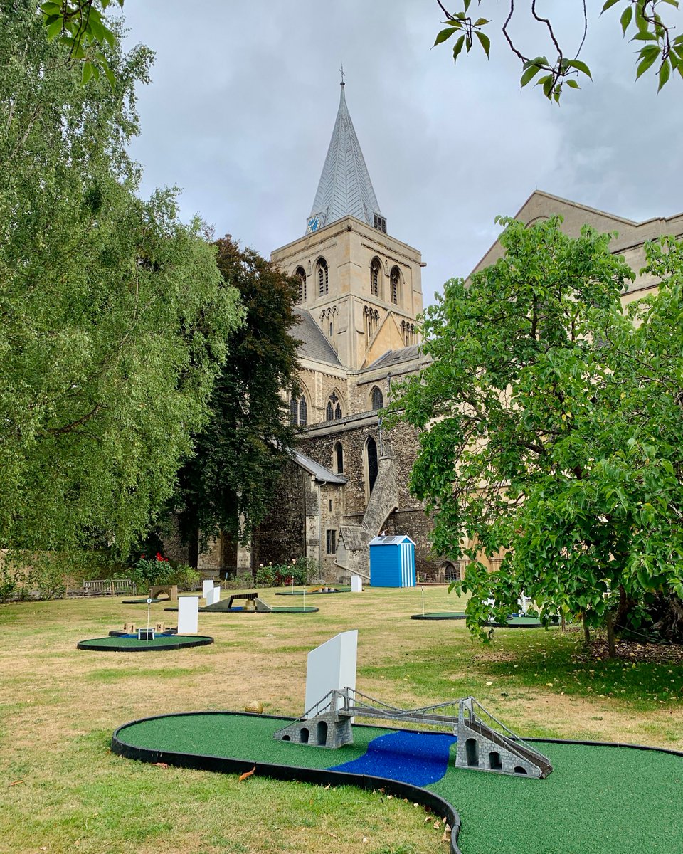 Rochester Cathedral tweet media