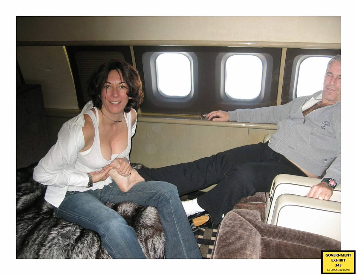 The_Kingpin66's tweet photo. Gosh.. the judge must love his Early Times, Oreos, white shirt and black slacks , that he poses with them so often.

Photoshoppers should get their lies straight.

#epstein #EpsteinDiedForYourSins #FuckQ #Qlies ##Moretrumpbullshit #photoshop #brainwashedmuch https://t.co/9QFu7fKiqW