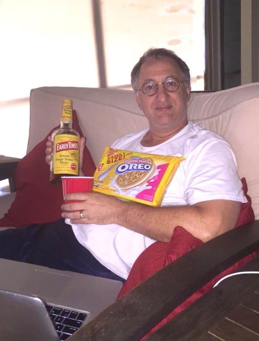 The_Kingpin66's tweet photo. Gosh.. the judge must love his Early Times, Oreos, white shirt and black slacks , that he poses with them so often.

Photoshoppers should get their lies straight.

#epstein #EpsteinDiedForYourSins #FuckQ #Qlies ##Moretrumpbullshit #photoshop #brainwashedmuch https://t.co/9QFu7fKiqW