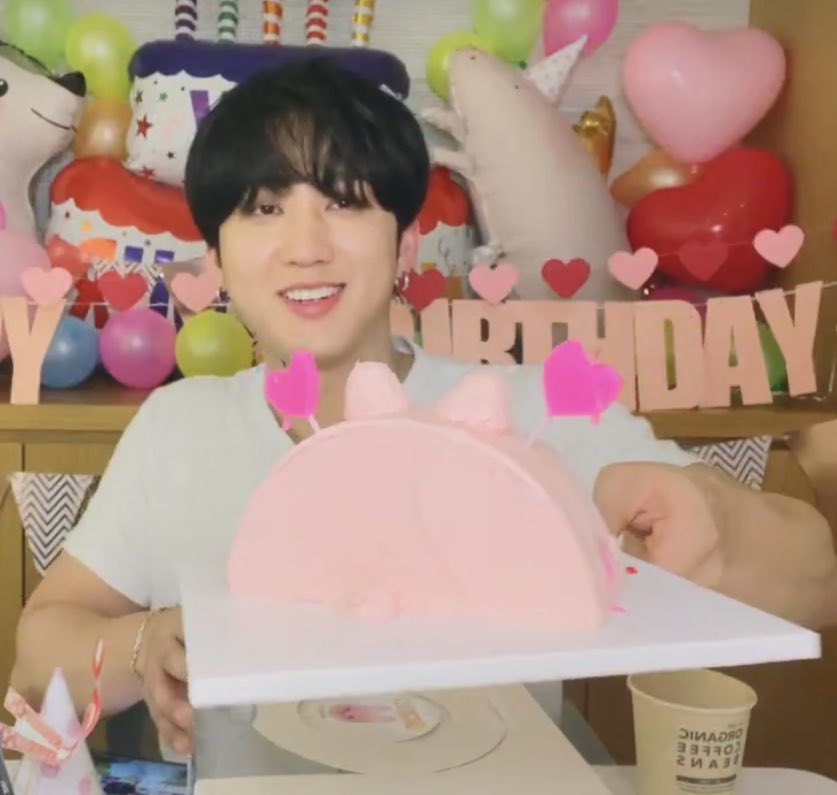 lbylixie's tweet photo. QUE BONITO ERES SEO CHANGBIN https://t.co/6ng7Cj3ZpQ