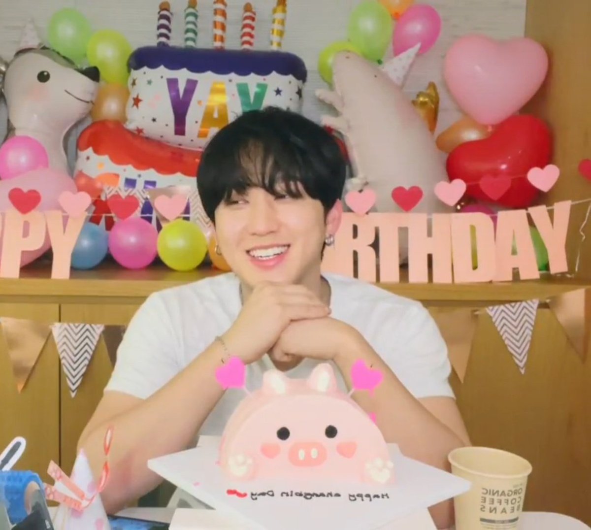 lbylixie's tweet photo. QUE BONITO ERES SEO CHANGBIN https://t.co/6ng7Cj3ZpQ
