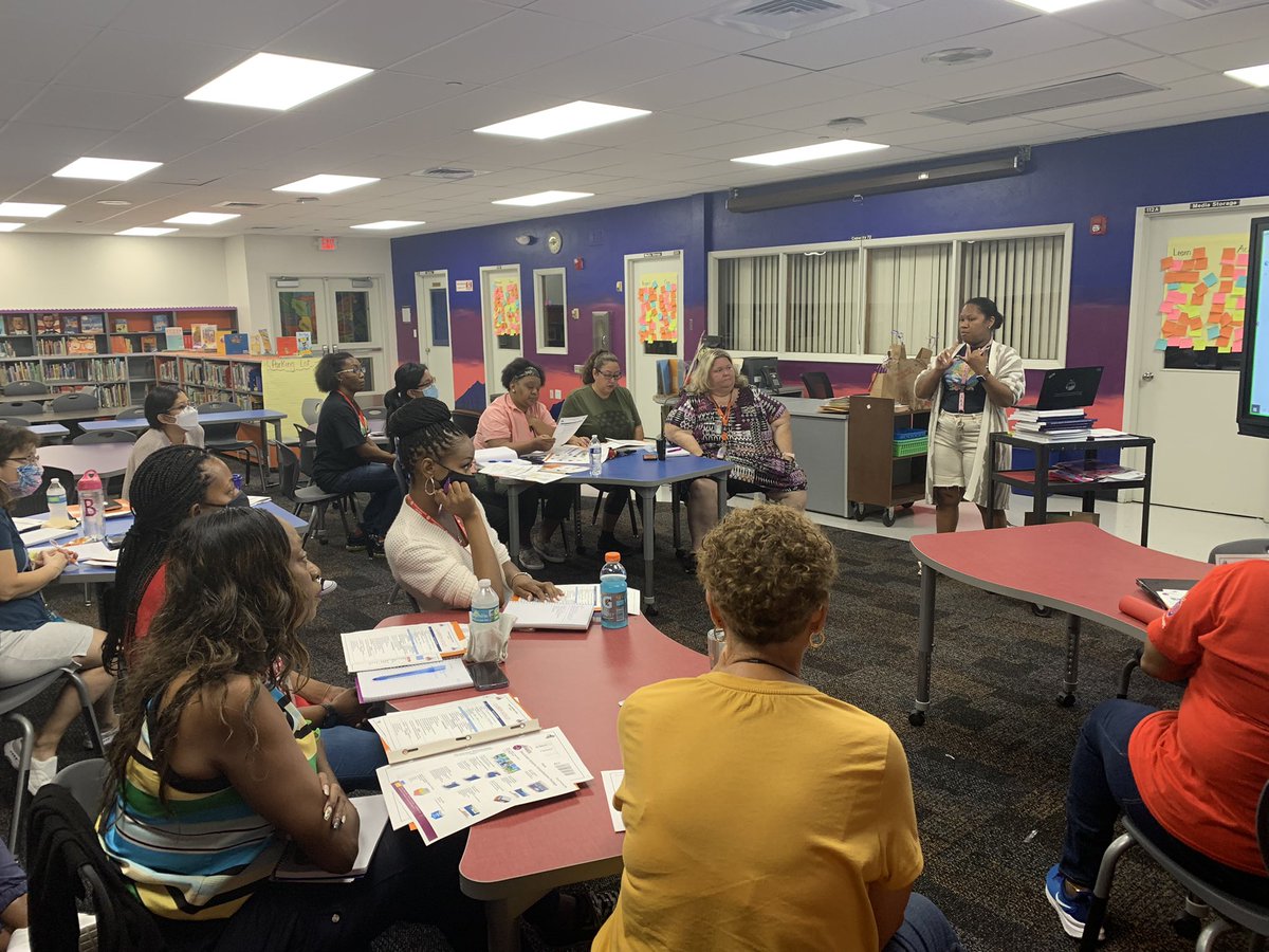 Blessed to have an awesome Instructional Leadership Team! My phenomenal Literacy Coach facilitating today’sELA rotation! <a href="/JasEducates/">Jasmine Walker</a>