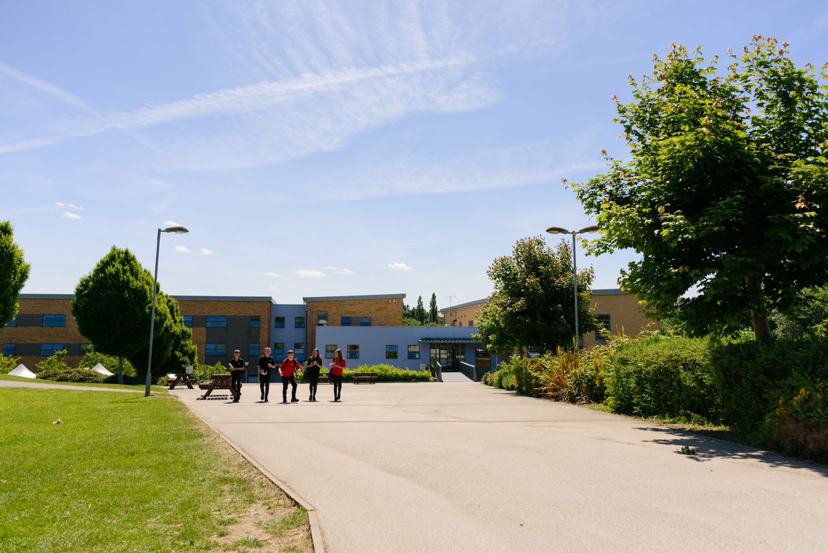 We have some fantastic support staff vacancies right now:

Cover Supervisor (x2)
Safeguarding Manager
Year Manager
Specialist Learning Support Assistants (x2)

To find out more, go to merciatrust.co.uk/careers

#sheffjobs #sheffieldjobs #sheffield #sheffieldschools