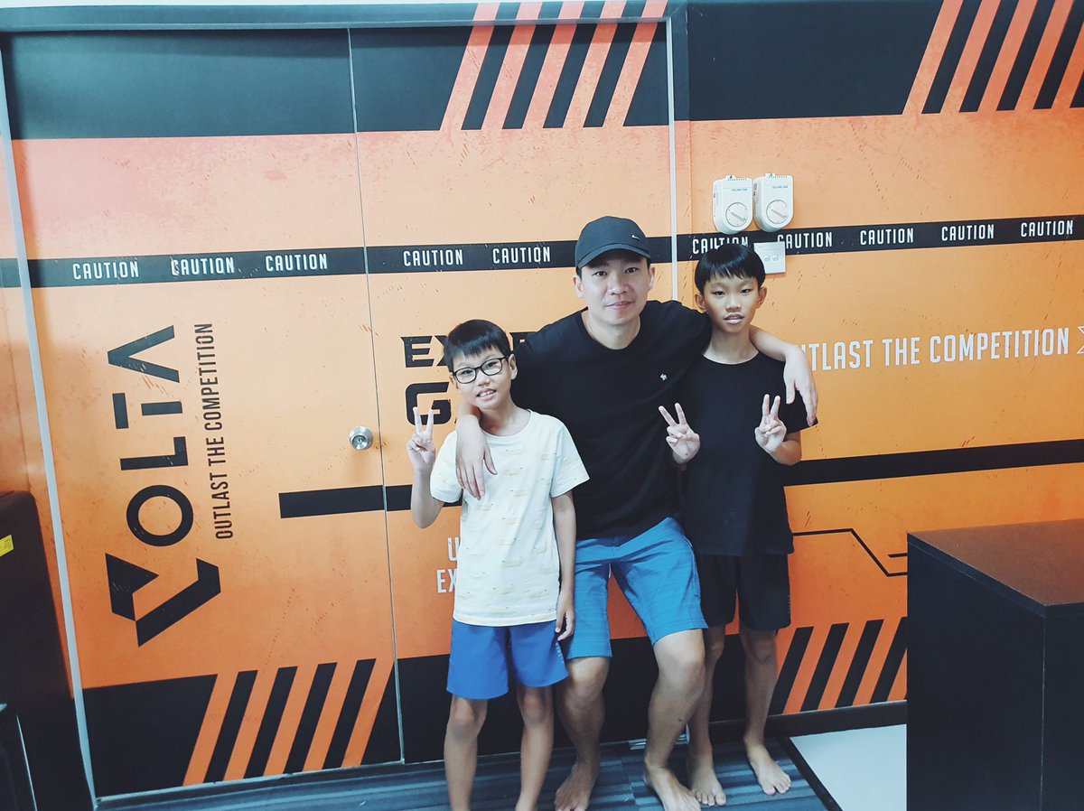 Voltapc's tweet photo. 📍VOLTA PC Gaming Experience Center 
It's more than just a location to try out our greatest gaming PC; it's also a place to spend quality time with your loved ones. 

Free booking at https://t.co/DAQMUk4hWh 

--

#singapore #voltapcgamingcenter #VoltaPC #gamingpc #GamingCenter https://t.co/3pND80lBYb