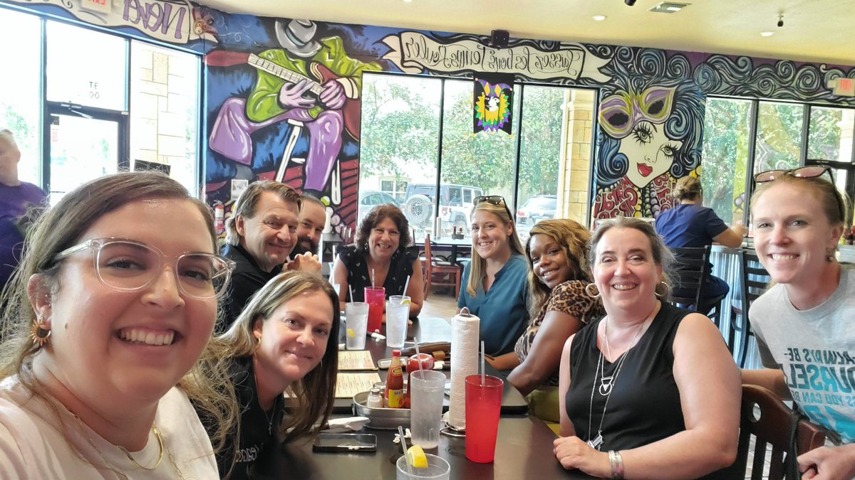 My favorite thing about AHS is how ELA and reading teachers SHOW UP! <a href="/SharksAHS/">Atlantic High School</a> #sharksarerising