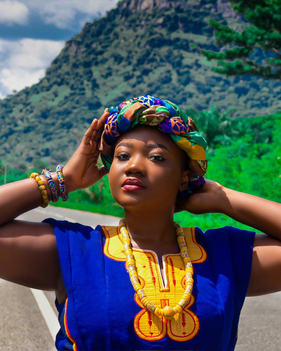 mac_outlooks's tweet photo. Hold your head up!☺️
#Sartifeelifree 
#street #streetphotography  #photooftheday #photoshoot #model #outdoorphotography #portrait #forest #skyshot #ghana🇬🇭 #photo #picoftheday #pic https://t.co/iDQIRN9hZB