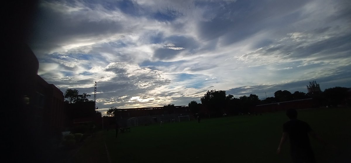 mshamikhqamar's tweet photo. Clouds over CMH = ❤️ https://t.co/LvY1y3sCxu
