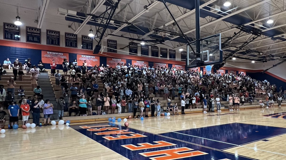 Olathe East High School tweet media